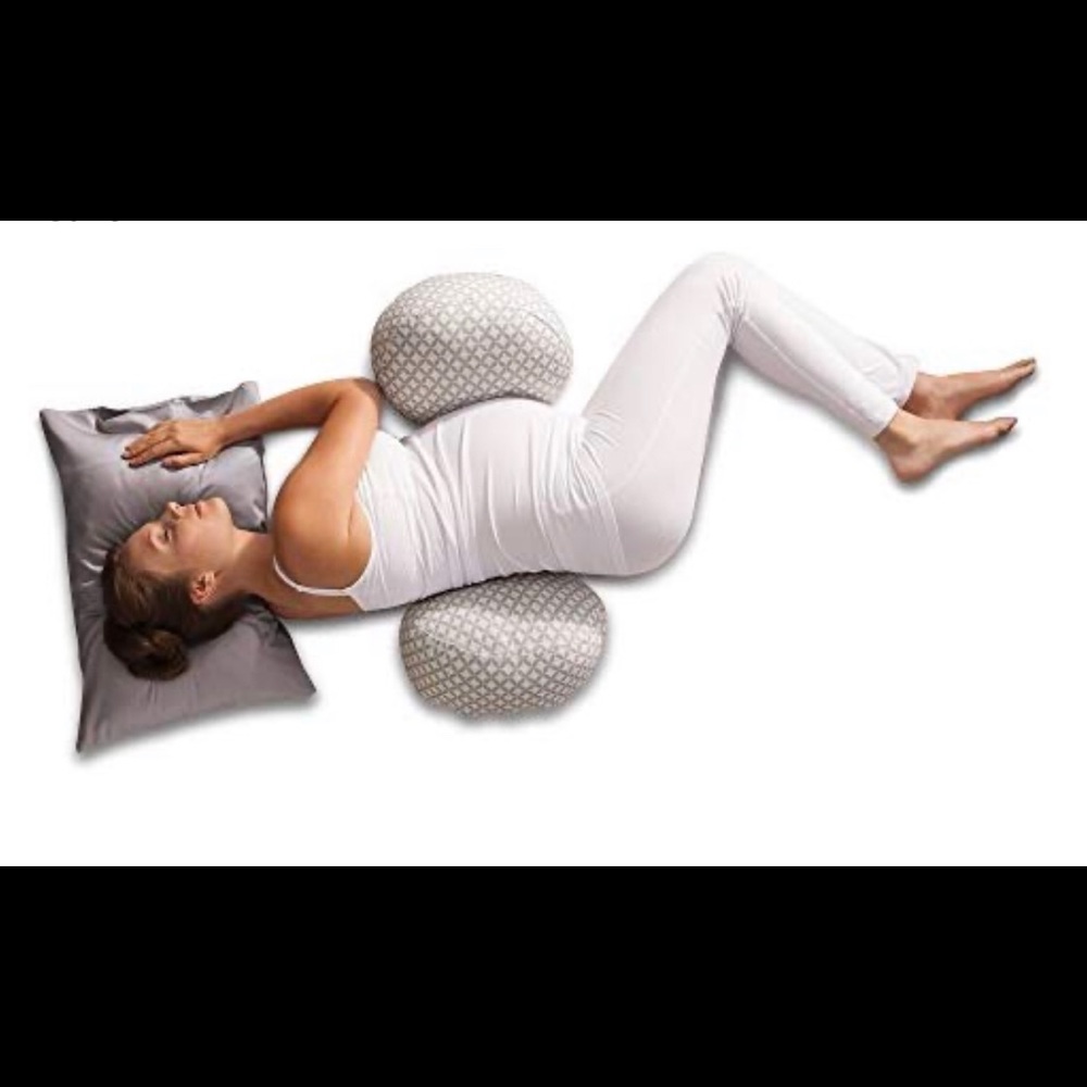Side sleeper maternity pillow